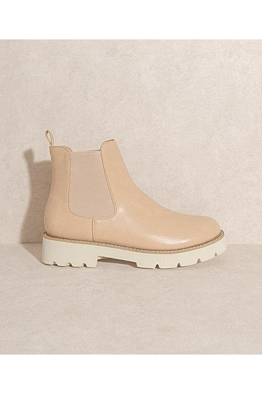 
            
                Load image into Gallery viewer, GIANNA-Chunky Sole Chelsea Boot
            
        