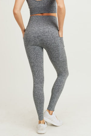 
            
                Load image into Gallery viewer, Seamless Hybrid Pocket Ribbed Highwaist Leggings - ClassyQueen_Boutique
            
        