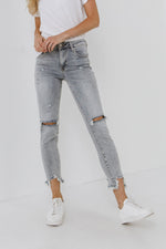 Fallen Jeans - ClassyQueen_Boutique