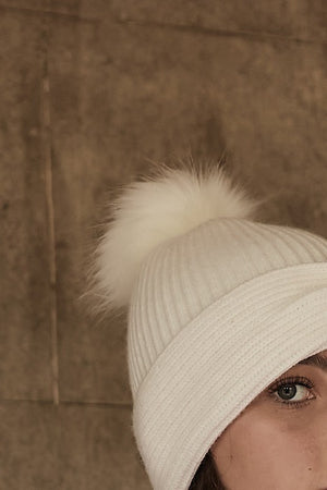
            
                Load image into Gallery viewer, Barossa Bow Beanie Hat Vegan Fur Pom
            
        